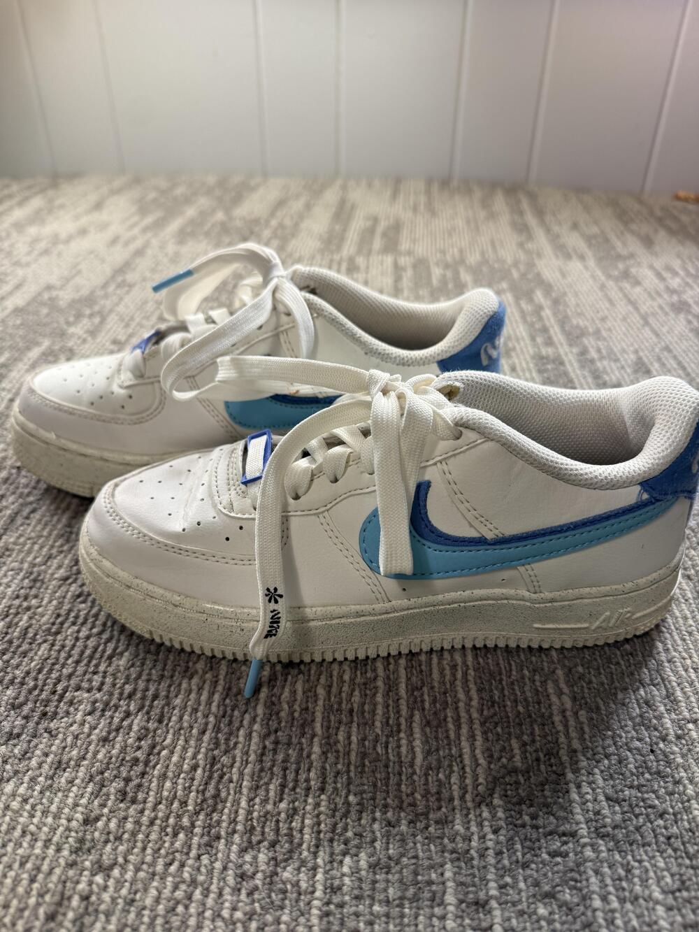 Nike Air Force 1 Low Shoes Youth Size 3.5Y White Blue Sneakers DQ0359-100